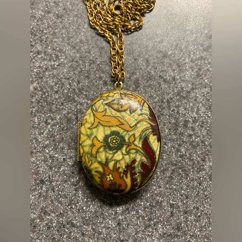 Vintage Gold-Tone Floral Enamel Locket Necklace -